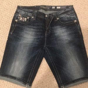 Miss Me mid-rise Curvy Bermuda